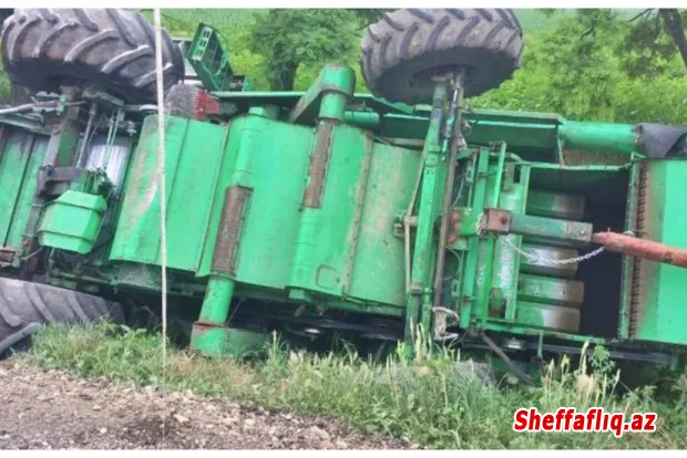 Sabirabadda kombayn körpüdən kanala aşıb, sürücü ölüb