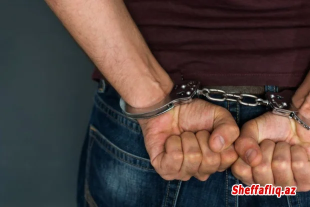 Göyçayda kamuflyaj olunaraq evdən quldurluq edən şəxsdən narkotik aşkarlanıb