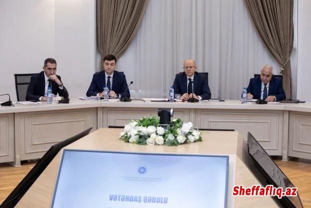 Pərviz Şahbazov Bakı və Sumqayıtdan olan vətəndaşları qəbul edib