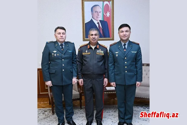 Zakir Həsənov Qazaxıstanın yeni hərbi attaşesini qəbul edib