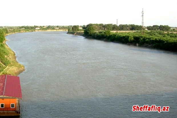 Kürün Salyandan keçən hissəsində bir nəfər batıb