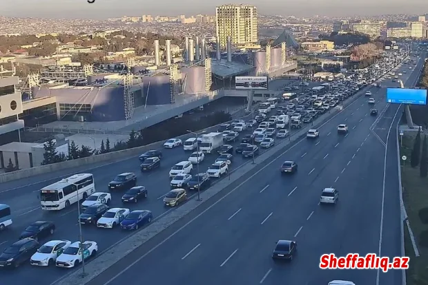 Bakıda 12 istiqamətdə tıxac müşahidə olunur