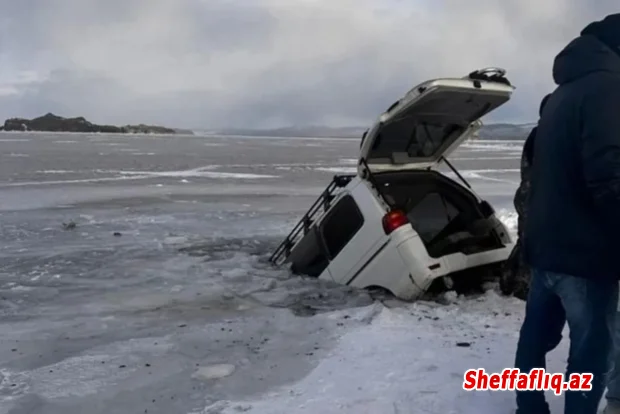 Rusiyada avtomobil Baykal gölünə düşüb, bir qrup turist ölüb