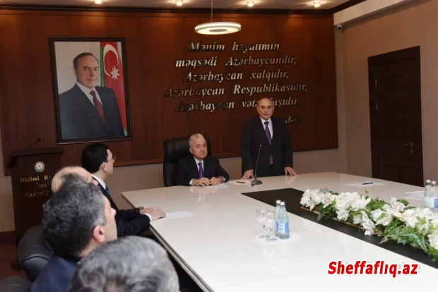 Nəsimi Rayon İcra Hakimiyyətinin yeni başçısı kollektivə təqdim olunub