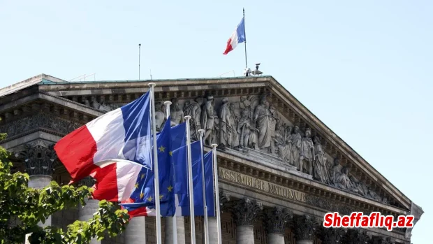 Fransa hökumətinə gün ərzində ikinci etimadsızlıq votumu irəli sürülüb