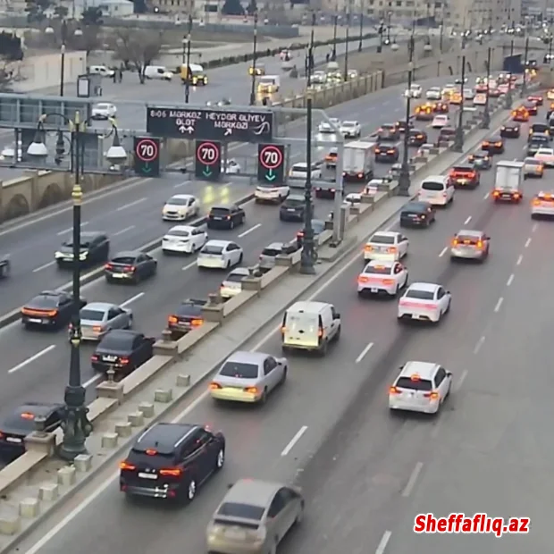 Bakının bir sıra yollarında tıxac yaranıb