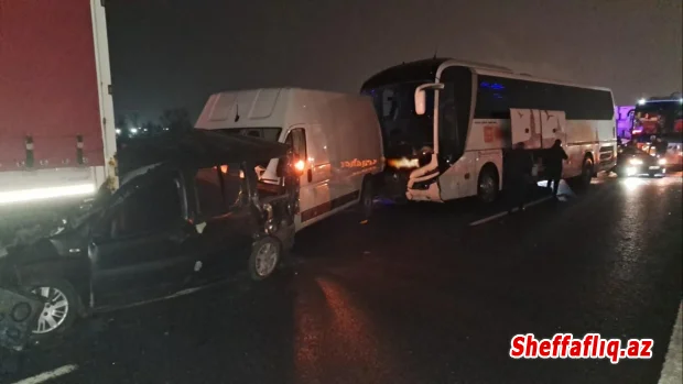 Türkiyənin Sakarya şəhərində 16 nəqliyyat vasitəsinin iştirakı ilə zəncirvari qəza baş verib.