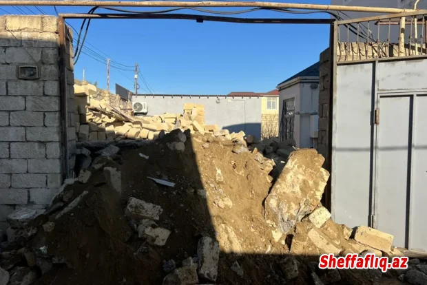 Binəqədidə qanunsuz tikili sökülüb