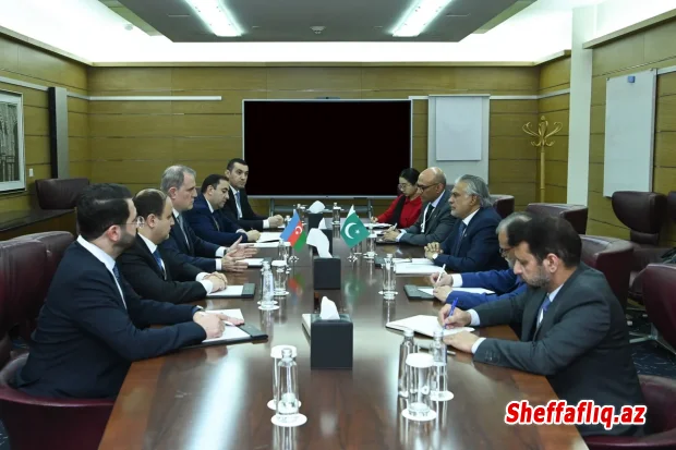 Azərbaycan və Pakistan XİN başçıları regionda gərginliyin azaldılmasının vacibliyini vurğulayıblar