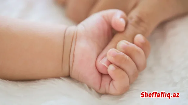 Gəncədə qadın evdə ölü körpə doğub