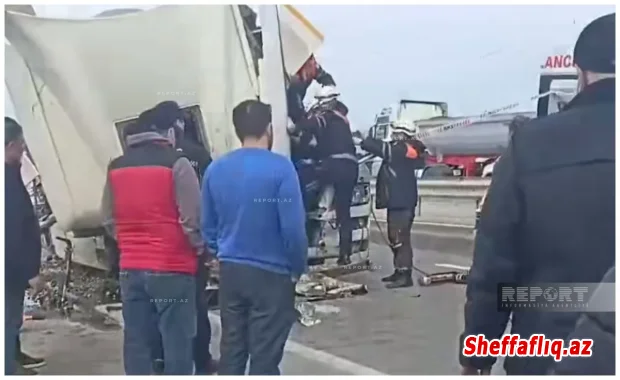 Bakı-Quba yolunda yük maşını aşıb, xəsarət alanlar var