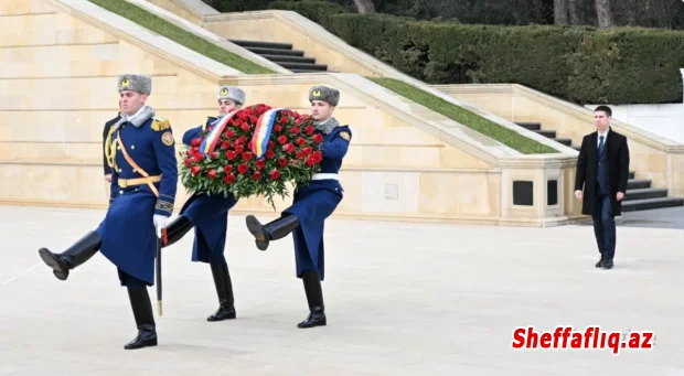 Moldova Baş nazirinin müavini Zəfər parkını və Şəhidlər xiyabanını ziyarət edib