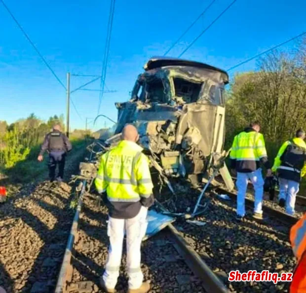 Fransada qatar yük maşını ilə toqquşub: bir nəfər ölüb, 30 nəfər xəsarət alıb Fransada qatar yük maşını ilə toqquşub: bir nəfər ölüb, 30 nəfər xəsarət alıb