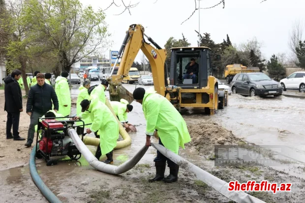 Zabratda yağışın fəsadları aradan qaldırılır Zabratda yağışın fəsadları aradan qaldırılır
