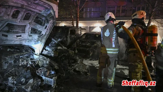İstanbulda 14 lüks avtomobil yanıb