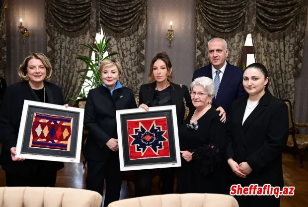 Mehriban Əliyeva Tbilisidə Mirzə Fətəli Axundzadə adına Azərbaycan Mədəniyyəti Muzeyi ilə tanış olub Mehriban Əliyeva Tbilisidə Mirzə Fətəli Axundzadə adına Azərbaycan Mədəniyyəti Muzeyi ilə tanış olub