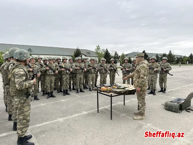 Hərbi vəzifəlilərə atəş, taktiki, sıra və fiziki hazırlıq üzrə məşğələlər keçirilib