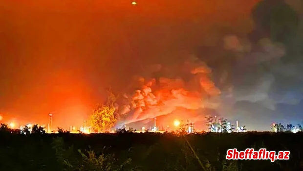 Rusiyanın Krasnodar diyarına dron hücumu nəticəsində neft emalı zavodunda (NEZ) yanğın baş verib.