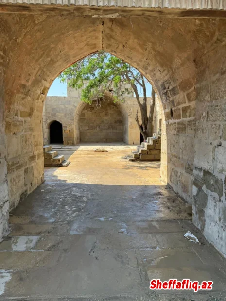 Qaradağda tarixi karvansaraya qanunsuz müdaxilənin qarşısı alınıb, araşdırma aparılır Qaradağda tarixi karvansaraya qanunsuz müdaxilənin qarşısı alınıb, araşdırma aparılır