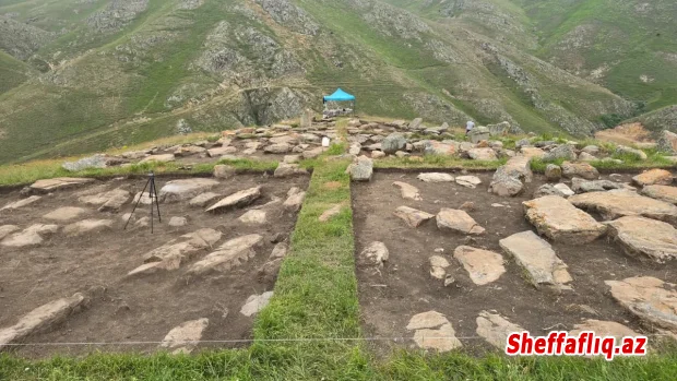 Xarxar nekropolunda 500-ə yaxın qəbir abidəsi aşkarlanıb Xarxar nekropolunda 500-ə yaxın qəbir abidəsi aşkarlanıb