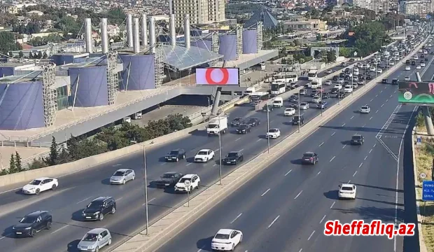Bakının bir sıra yollarında tıxac yaranıb Bakının bir sıra yollarında tıxac yaranıb