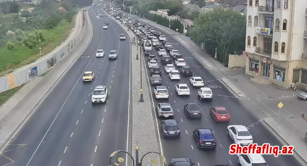 Həftənin ilk günü Bakının bəzi yollarında nəqliyyatın sıxlığı yaranıb Həftənin ilk günü Bakının bəzi yollarında nəqliyyatın sıxlığı yaranıb