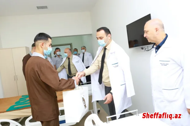 Hərbi Prokurorluğun rəhbər şəxsləri DSX-nin hospitalını və hərbi hissələrini ziyarət edib Hərbi Prokurorluğun rəhbər şəxsləri DSX-nin hospitalını və hərbi hissələrini ziyarət edib