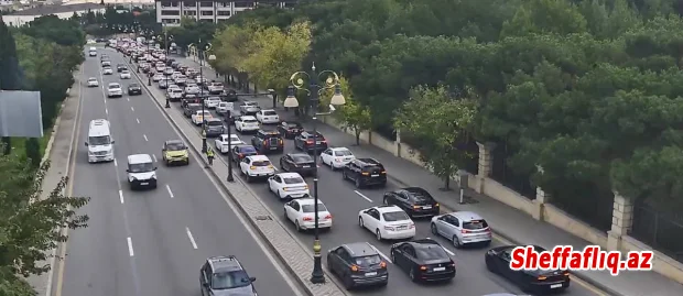 Həftənin ilk günü paytaxtın bəzi yollarında nəqliyyatın sıxlığı yaranıb