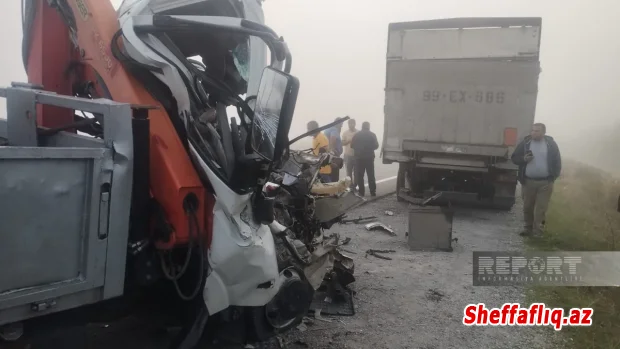 Kürdəmirdə iki yük maşınının iştirakı ilə ağır qəza olub, bir nəfər ölüb Kürdəmirdə iki yük maşınının iştirakı ilə ağır qəza olub, bir nəfər ölüb